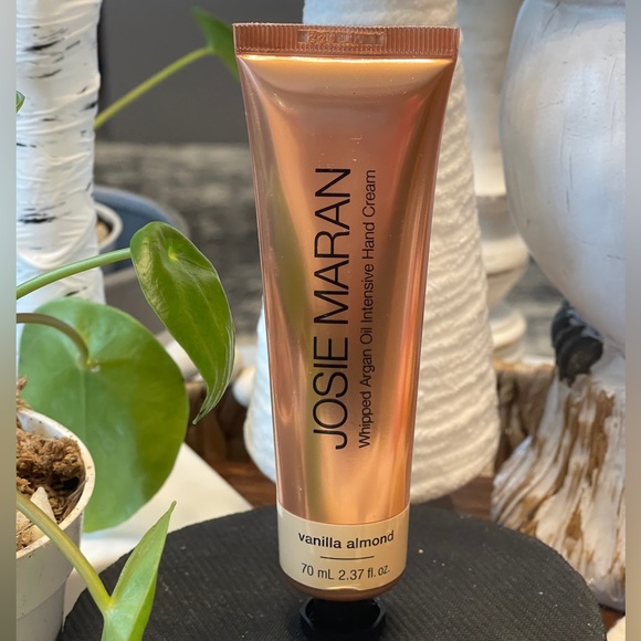 JOSIE MARAN Bath & Body Josie Maran A Touch Of Love Argan Oil Hand
